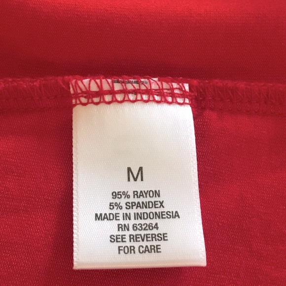 Roz & Ali Sleeveless Red Top Size Medium Pleated Front Round Neck - Picture 11 of 15